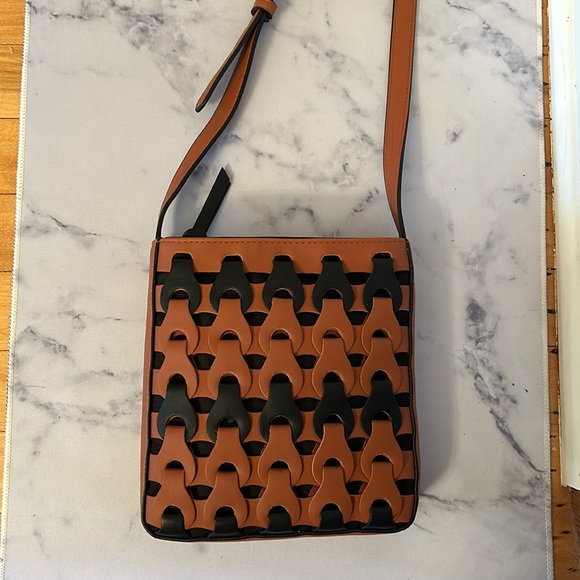 Universal Thread Target Brown and Black Texture Crossbody Handbag - Picture 2 of 8